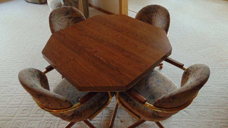 Dining Table & Chairs