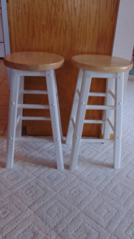 2 Bar Stools