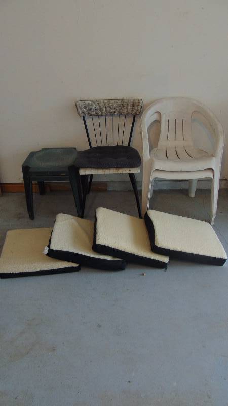 Misc Chair & Cushion Lot