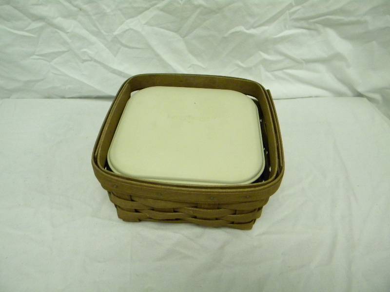 Longaberger 2007 Basket With Compartment and Lid