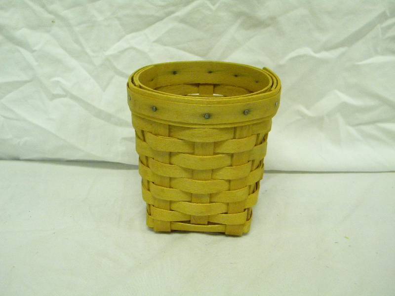 Longaberger 2002 Small Round Basket