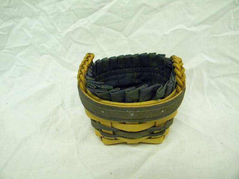Longaberger 1998 Collectors Club Basket