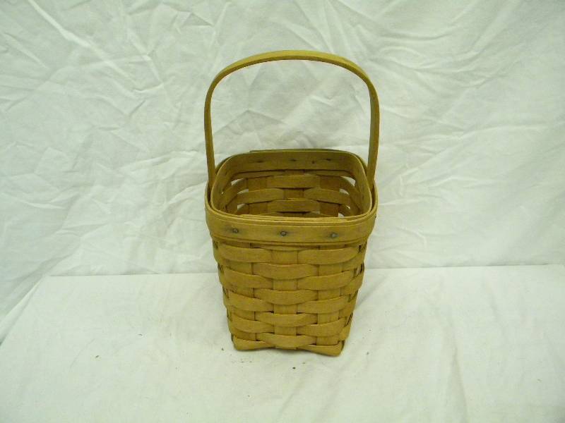 Longaberger 1990 Handle Basket