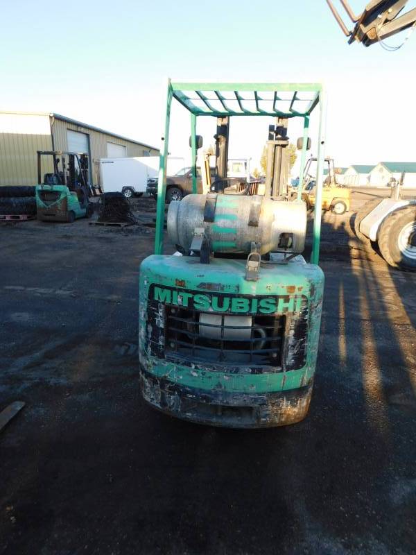 lot 21 image: Mitsubishi FGC25B Forklift