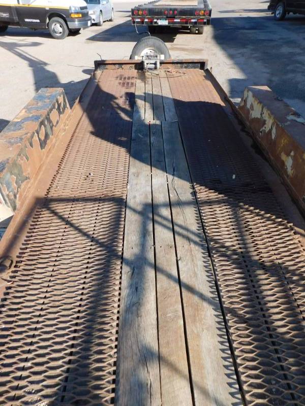 2006 Towmaster Trailer T-12T with Winch