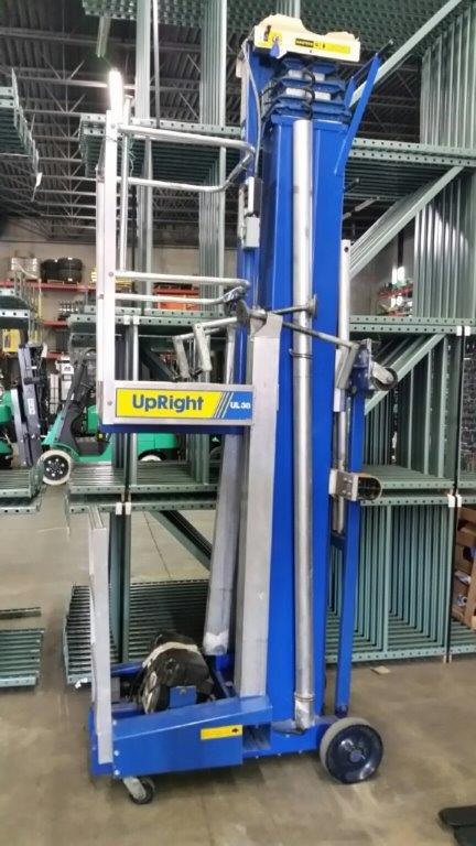 lot 35 image: 2003 Genie AP 38 Material Lift