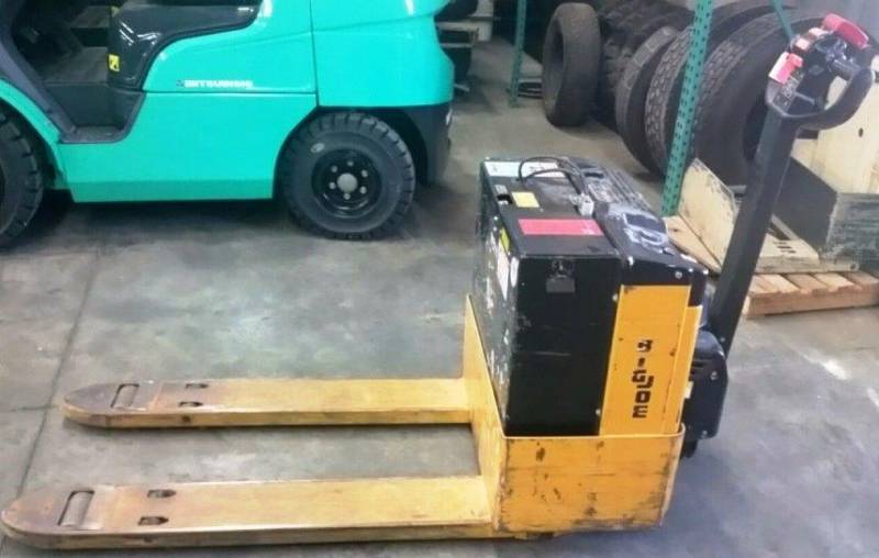 lot 41 image: Big Joe PTE45 4500lb Powered Pallet Jack