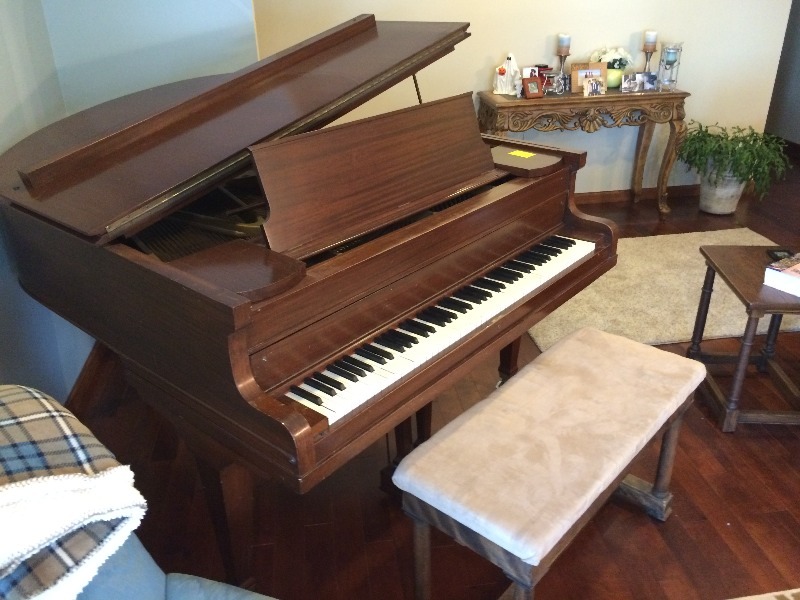 lot 9 image: P.A. Stark Company  Baby Grand Piano   50 years old