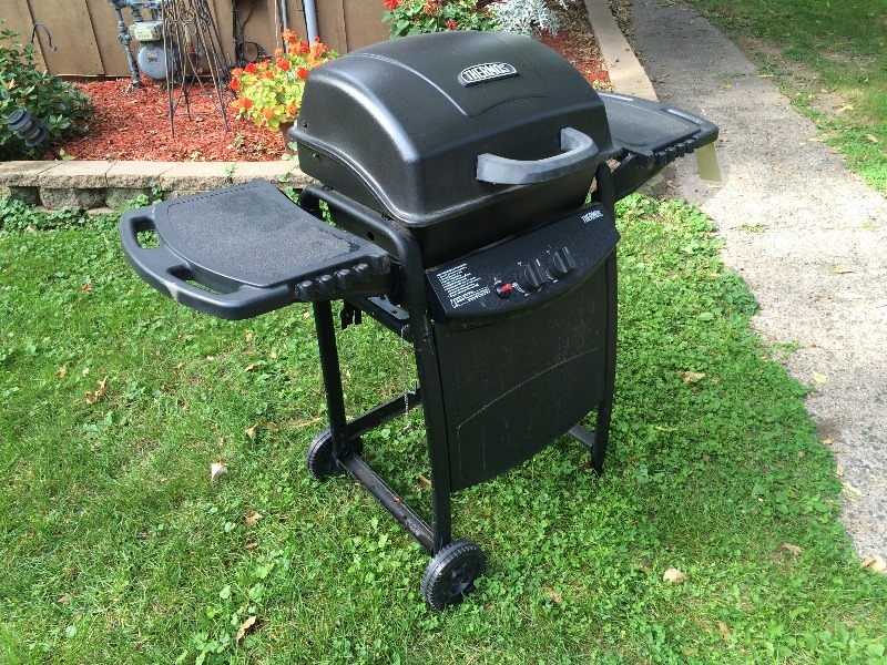 lot 5 image: Thermos Gas Grill - spark ignition
