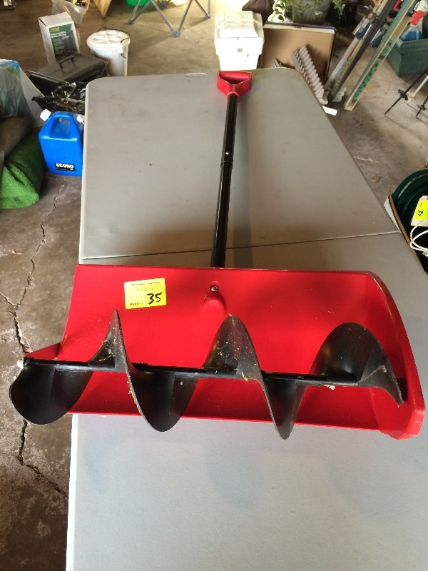 lot 35 image: Snow Shovel  Auger plow shovel  - Like New, lightly used