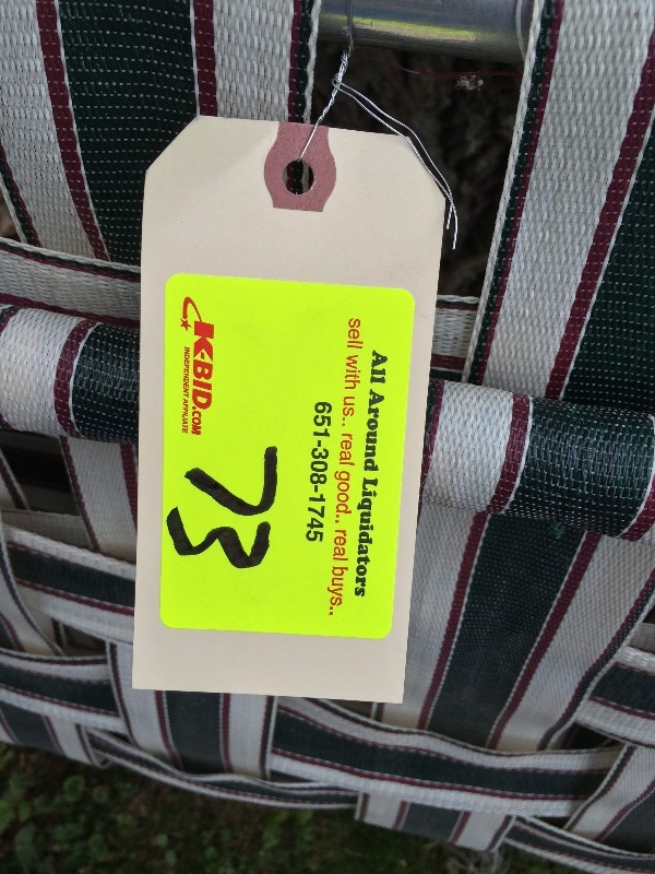 lot 73 image: Lot of 4 lawn chairs
