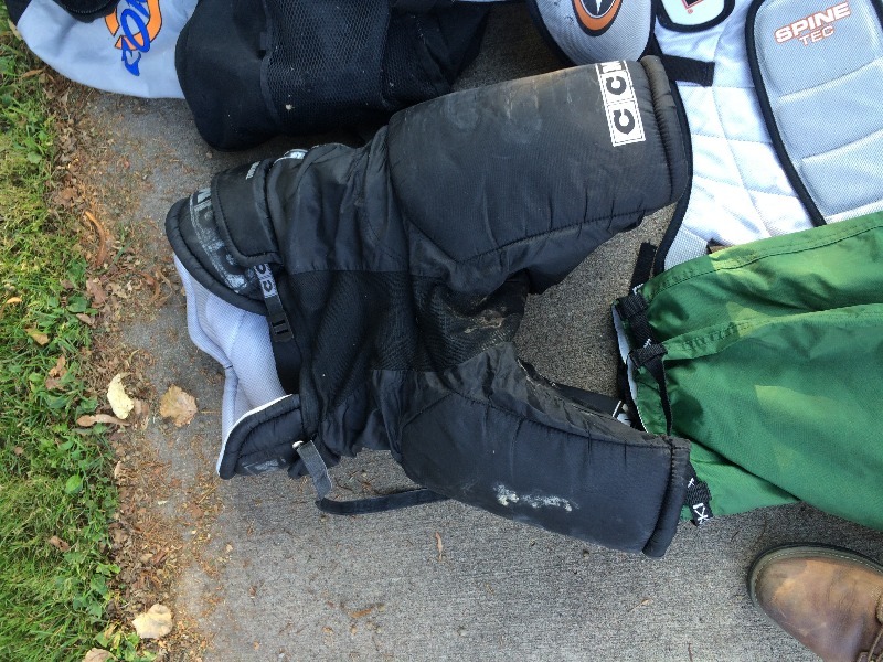 lot 81 image: Assorted Hockey Items