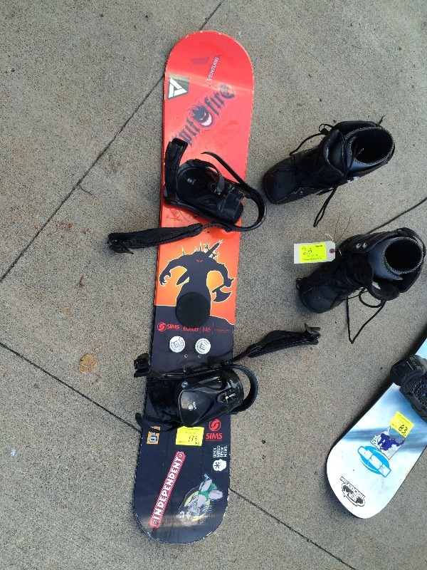 lot 83 image: Snow boards and boots (size 9)  all still in good condition