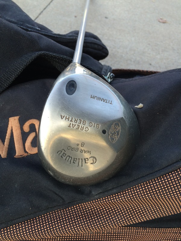 lot 89 image: Huge Lot of golf clubs  golf bag