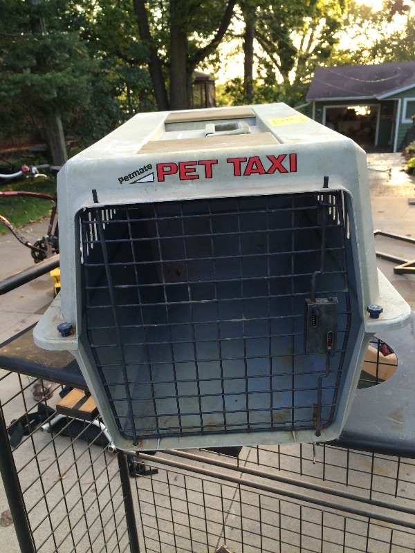 lot 91 image: DogCat cage  Measures 24 x 16 x 15 high
