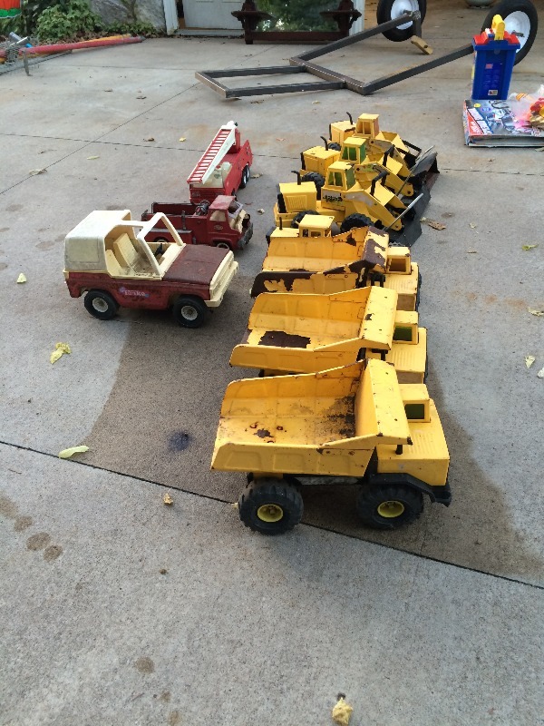 lot 100 image: Vintage Tonka Trucks  lot of 10