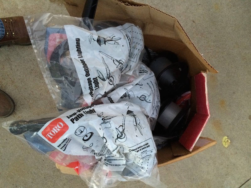 lot 103 image: Toro Style Lights  16 lite kit