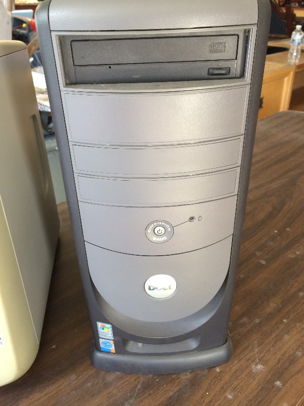 lot 122 image: Computer towers - they do have the hard drives in them, keyboard & misc