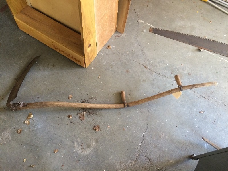 lot 129 image: Antique  Vintage sickle
