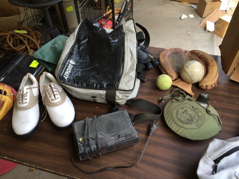lot 161 image: Box Lot of Misc Items - see all pictures  possible vintage items