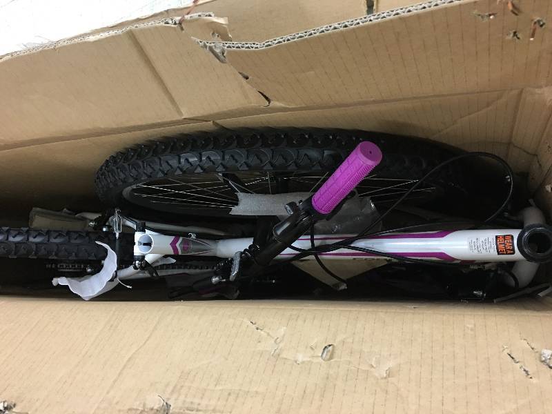 lot 48 image: Huffy Granite Womens 26 15-Speed Mountain Bike