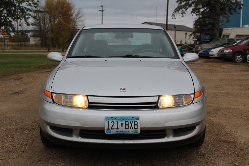 lot 3 image: 2002 Saturn L Series L200 5 Speed