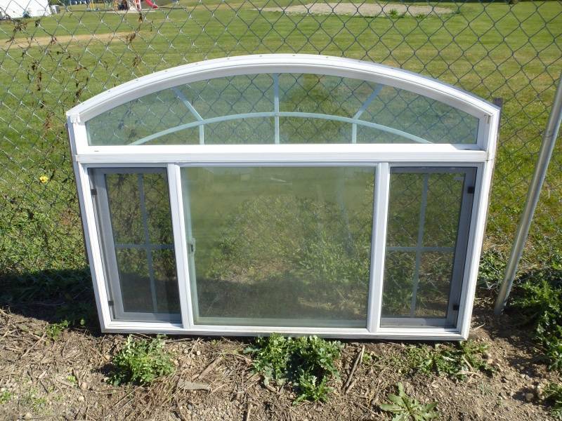 Marquee Argon window with arch