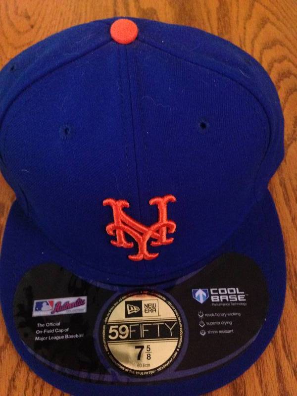 New York Mets New Era Fitted Hat. (New w tags)