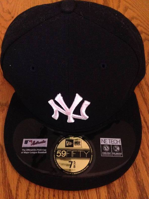 New York Yankees New Era Fitted Hat. (New w tags)