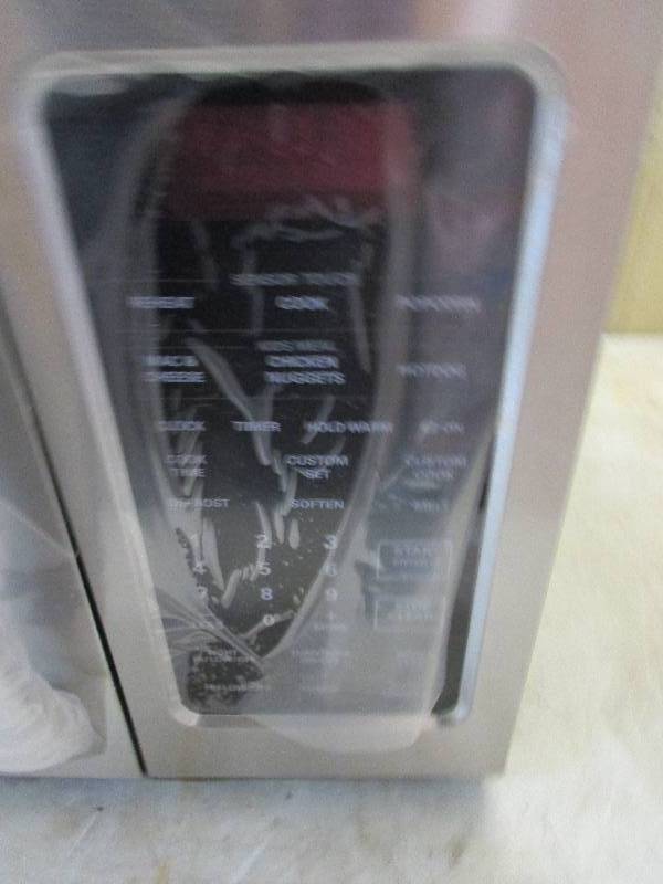 lot 9 image: LG Microwave LMV1813ST