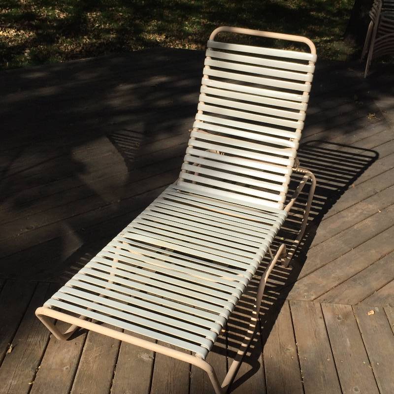 lot 094 image: #2 Mid Century Modern Vintage TROPITONE OUTDOOR PATIO FURNITURE Lounge Deck Chaise Slat Seating Chair