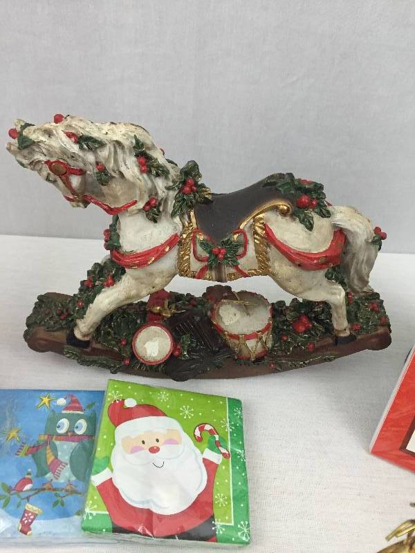 lot 099 image: X-mas Lot 1 - Highlight in this lot is the Vintage Collectible Rocking Horse