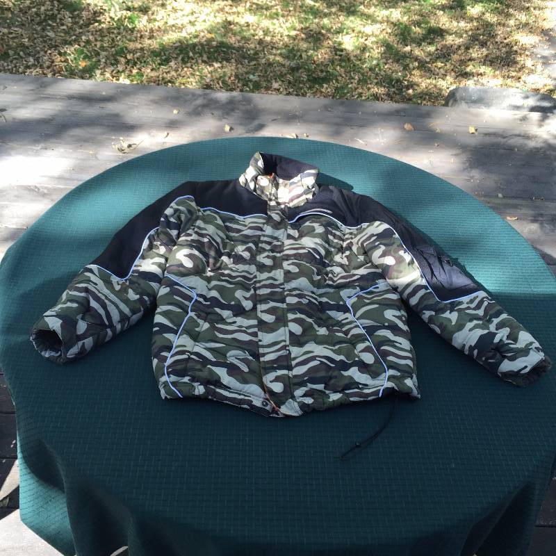 lot 109 image: 2 Quality Ski & Camoflage Jackets LL Bean & Protection System - XL and Large - Nice