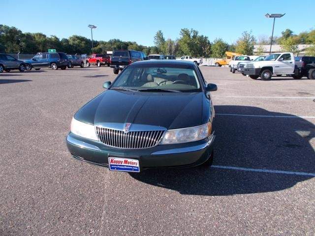 lot 3 image: 2000 Lincoln Continental