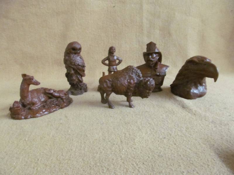 Figurines