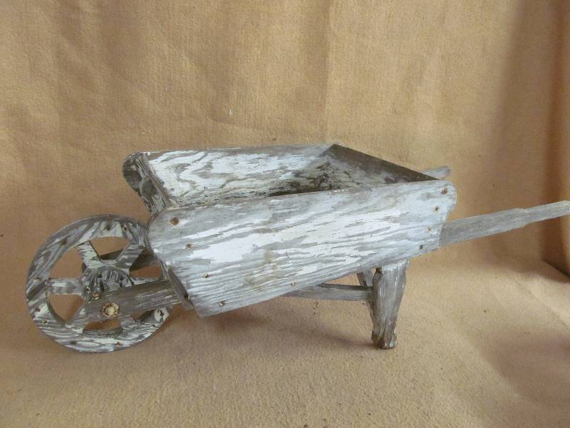 Wheel Barrow Dcor