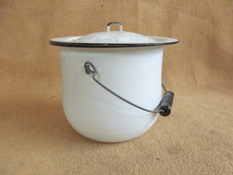 Commode Pot
