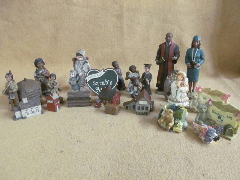 Figurines