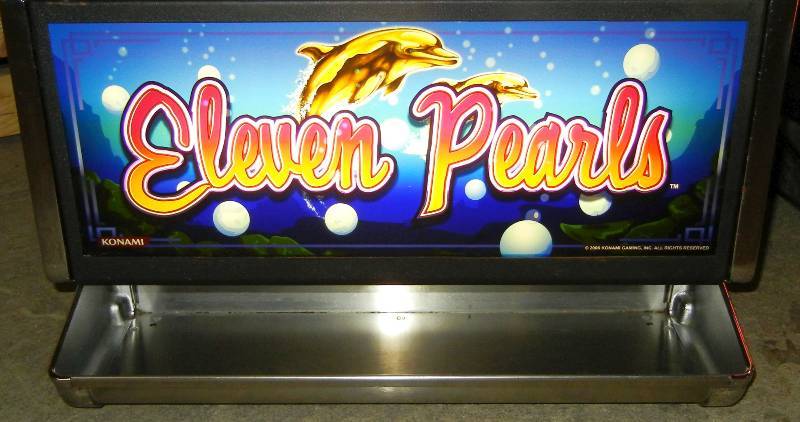 lot 1007 image: KONAMI HERCULITE ELEVEN PEARLS SLOT MACHINE
