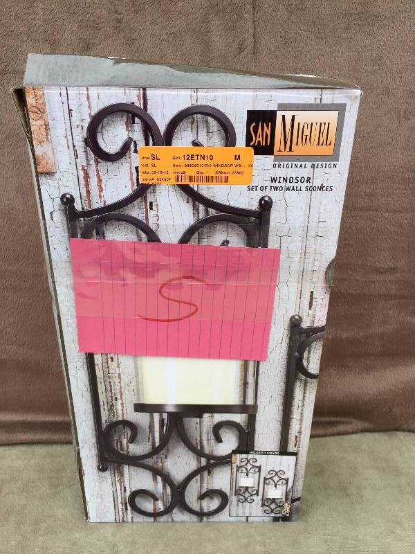 lot 5 image: Set of 2 Windsor Wall Sconces - no glass