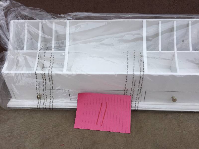 lot 11 image: Deluxe Organizer