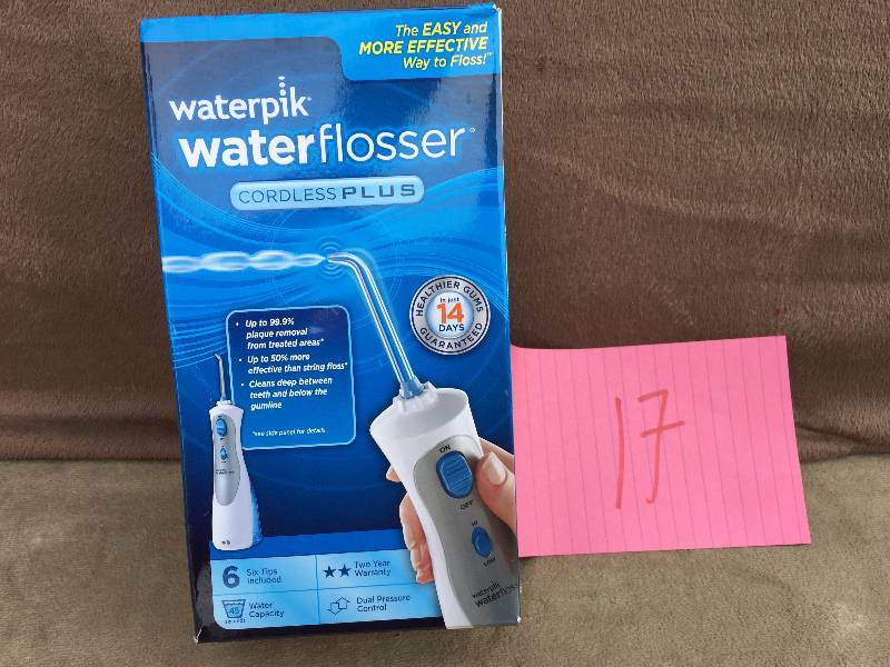 lot 17 image: Waterpik WaterFlosser