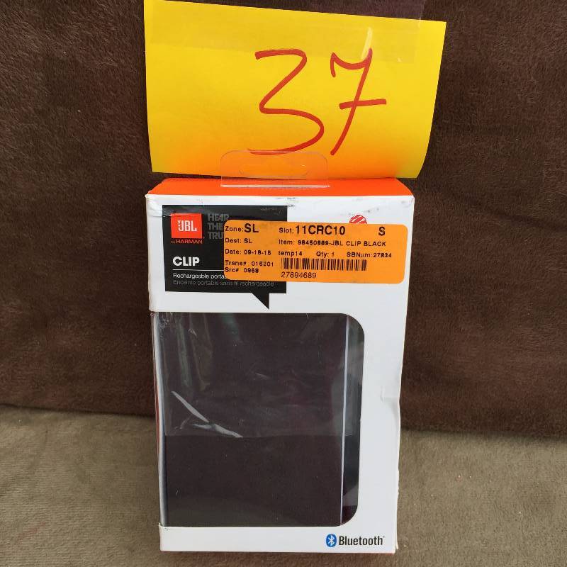 lot 37 image: JBL Clip Black