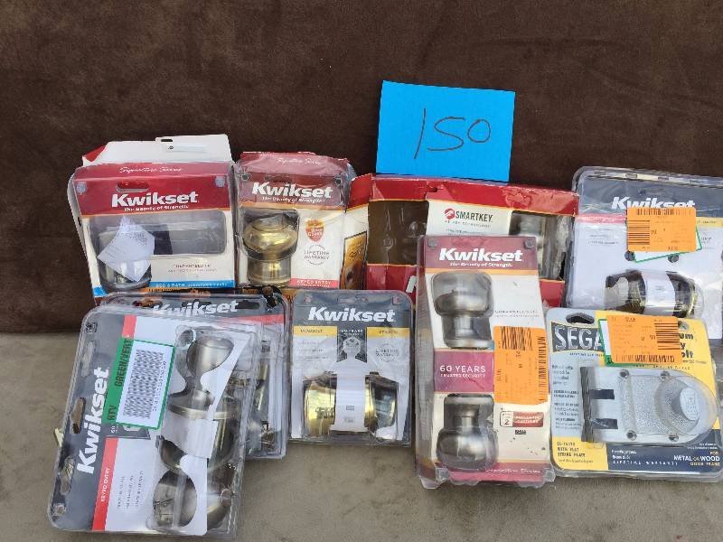 lot 150 image: Lot of Door knobs and hardware not inspected