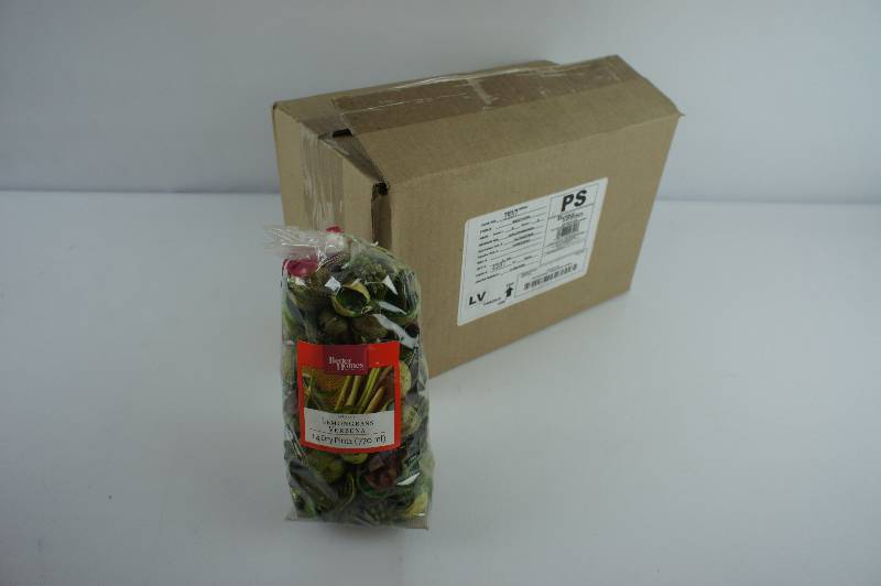 lot 14 image: Better Homes Lemon Grass Verbena Potpourri