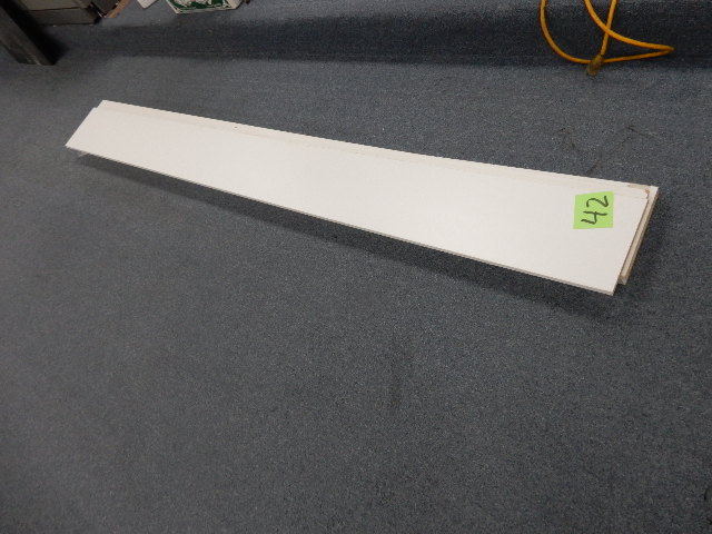 5, 9 14 in x 8ft 2in laminate covered shelves.  White
