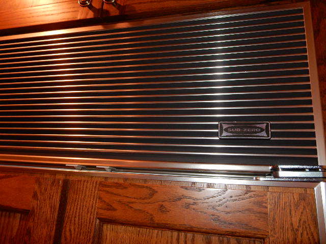 SUB ZERO Refrigerator