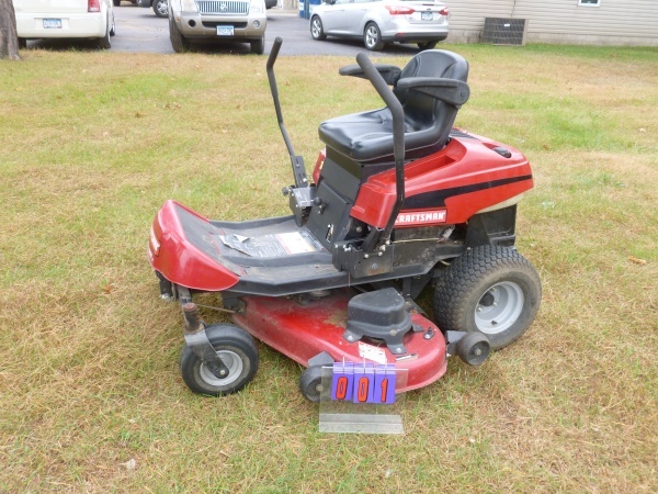 SnS Auctions # 184 End of the season lawn mowers & outdoor