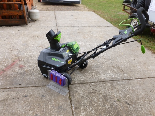 SnS Auctions # 184 End of the season lawn mowers & outdoor