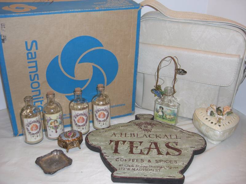 Mod Travel Samonsite Shoulder Bag, Brown Palace Tray, Tea Sign 